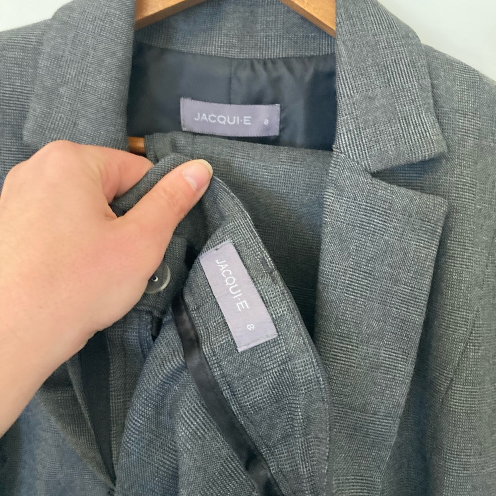 Jacqui E Gray Blazer with Notched Lapel and Wool-Blend Fabric